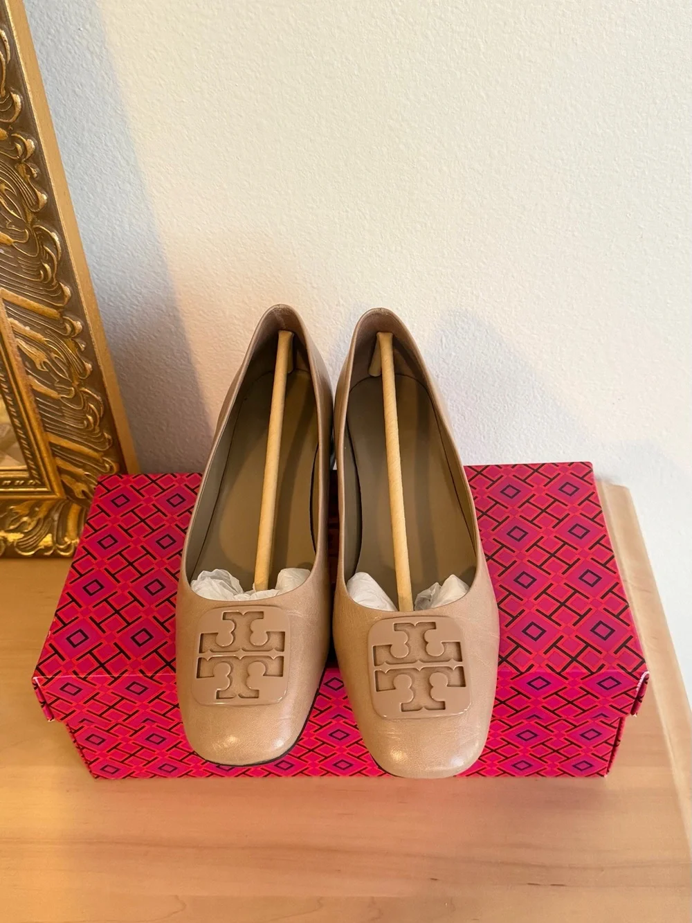 Tory Burch Georgia Pumps in almond - Picture 4 of 7